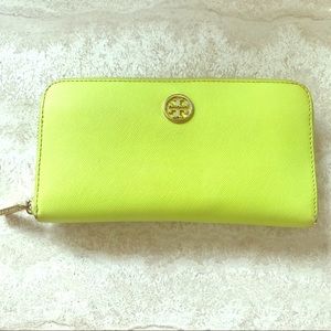 Tory Burch Wallet in Citrine neon yellow